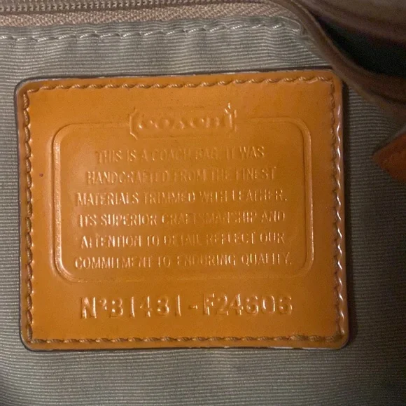 Are use coach purse - Picture 4 of 6